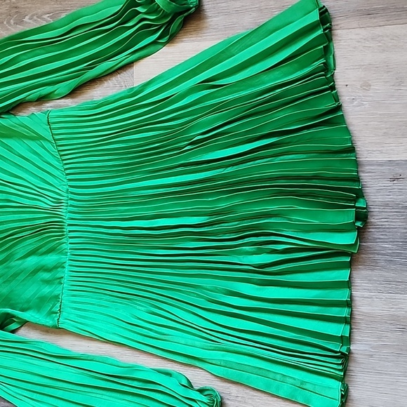 A.L.C. GREEN PLEATED DRESS - Picture 4 of 13